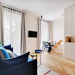 Parisian With Air Conditioning Eiffel Tower Apartmán Paříž