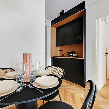Parisian With Air Conditioning Eiffel Tower Appartement Paris