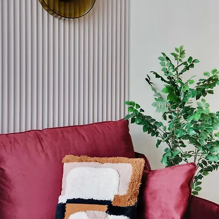 Parisian With Air Conditioning Eiffel Tower * Párizs