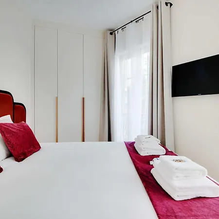 Parisian With Air Conditioning Eiffel Tower Apartman