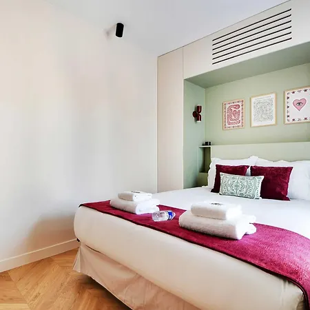 Parisian With Air Conditioning Eiffel Tower Appartement