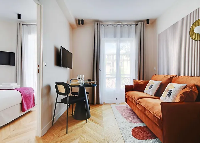 Parisian With Air Conditioning Eiffel Tower Lägenhet *