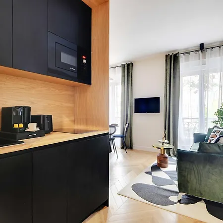 Apartment Parisian With Air Conditioning Eiffel Tower