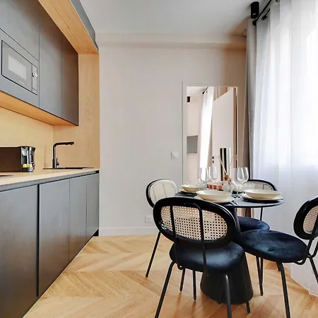 Apartment Parisian With Air Conditioning Eiffel Tower