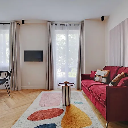 Parisian With Air Conditioning Eiffel Tower Apartment *