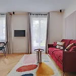 Parisian With Air Conditioning Eiffel Tower Apartment *