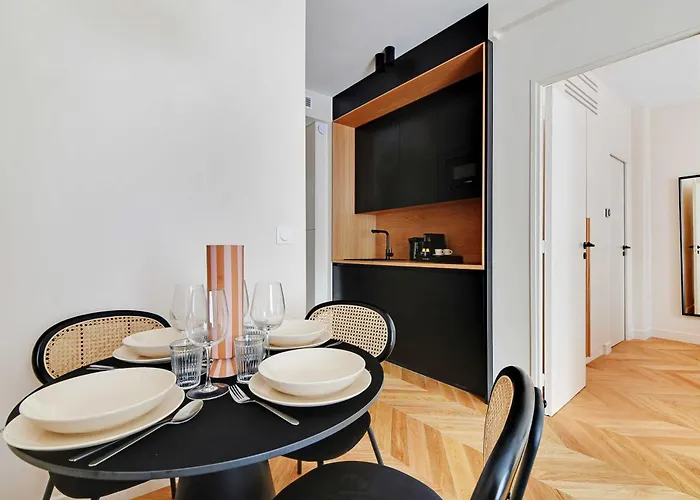 Parisian With Air Conditioning Eiffel Tower Apartmán Paříž